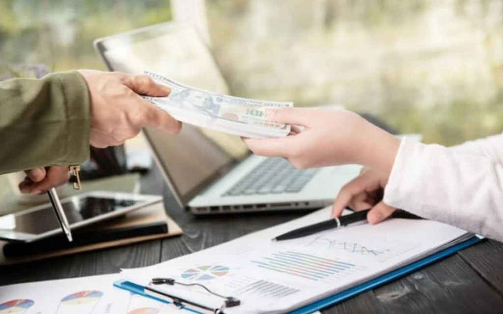 Ngân hàng sẽ chuyển tiền cho người nhận nếu lệnh chi hợp lệ