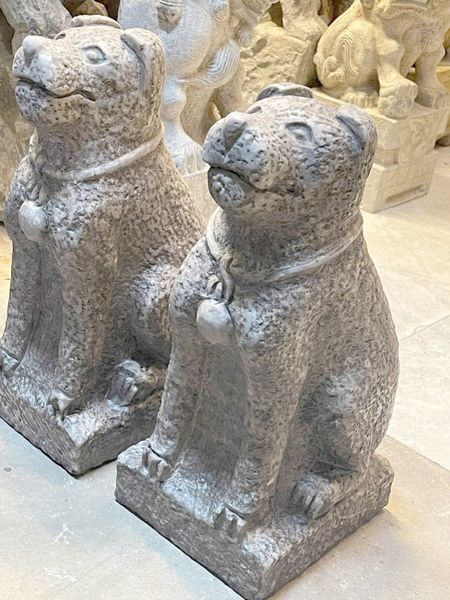 Tượng chó ngồi - dáng cổ xưa