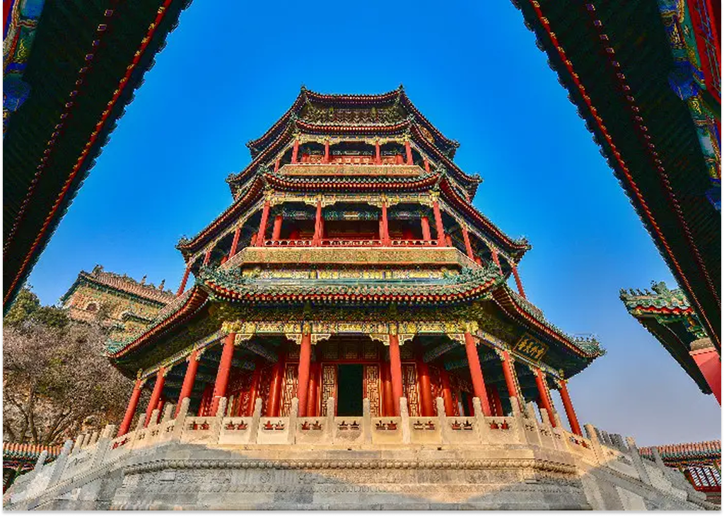 Phật Hương Các nổi bật giữa Di Hoà Viên