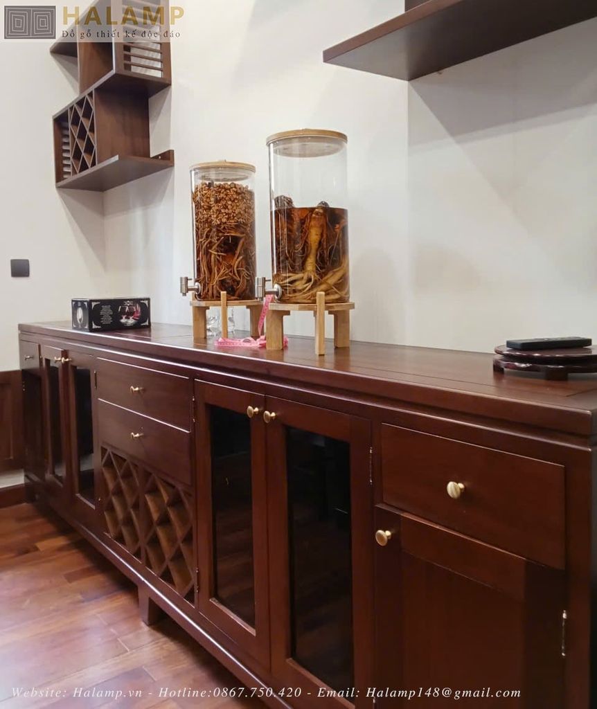 Hình ảnh thi công tủ rượu gỗ Việt
