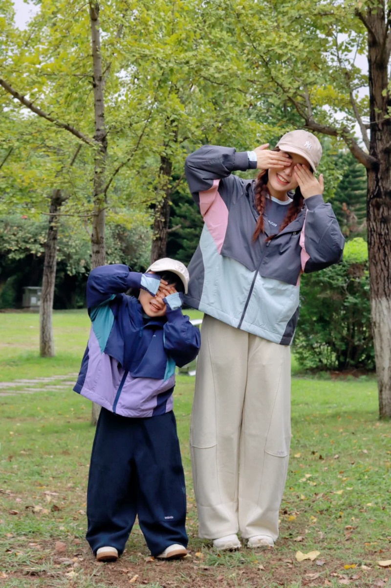 cách tạo dáng chụp ảnh hai mẹ con