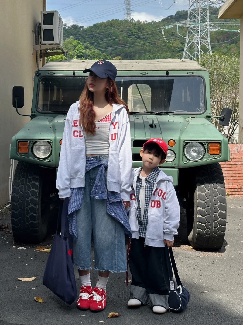 cách tạo dáng chụp ảnh hai mẹ con