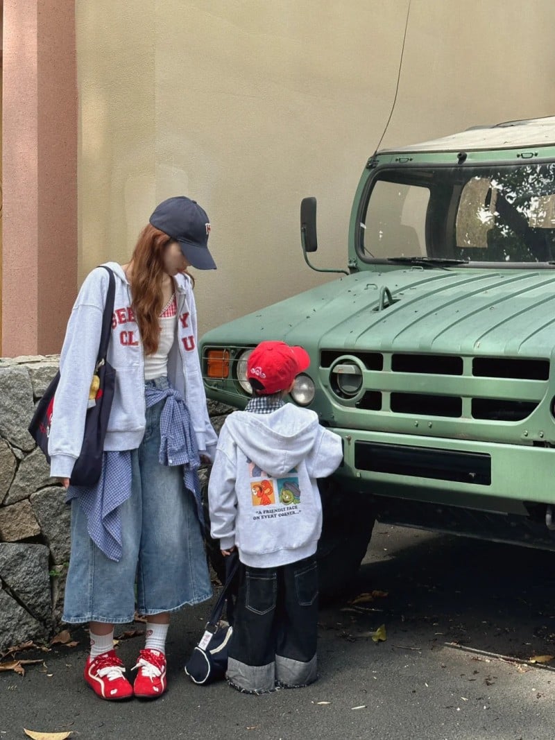 cách tạo dáng chụp ảnh hai mẹ con