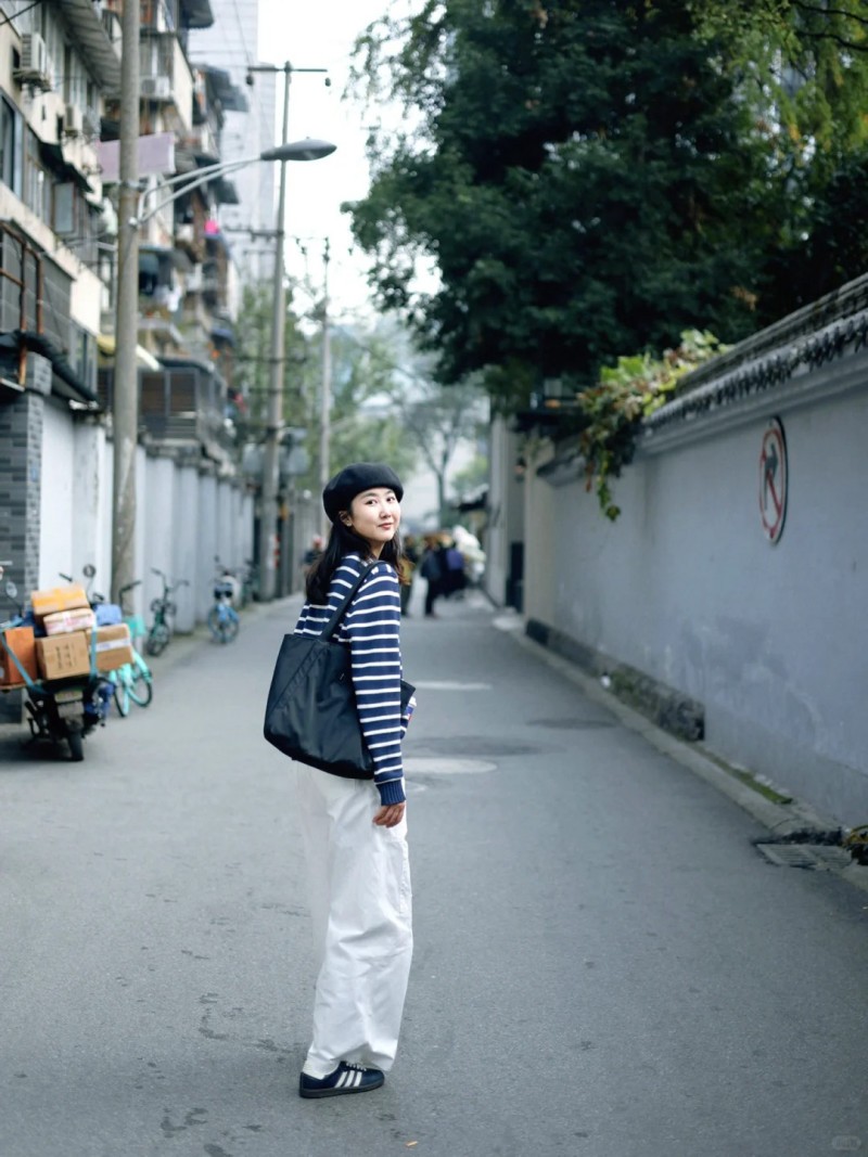 tạo dáng chụp ảnh tự nhiên