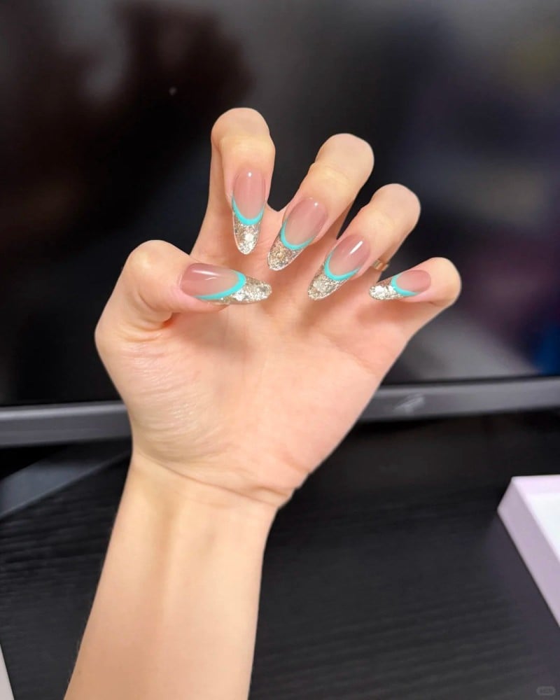 mẫu nail sơn french đầu móng trắng