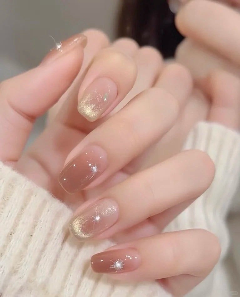 những mẫu nail đẹp cho móng ngắn