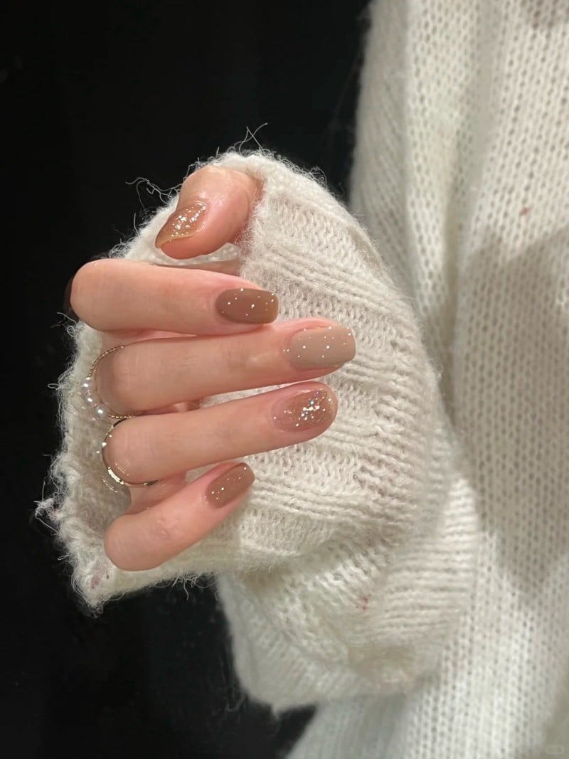 những mẫu nail đẹp cho móng ngắn