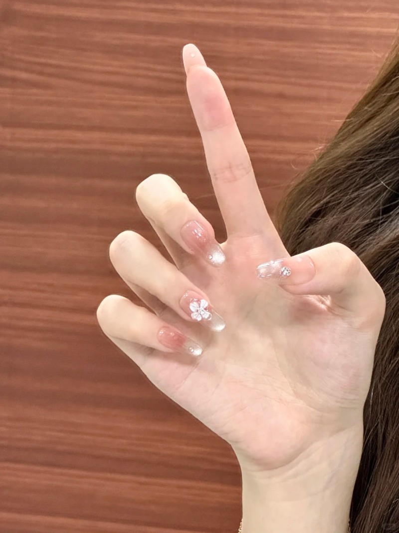 mẫu nail vẽ hoa đơn giản