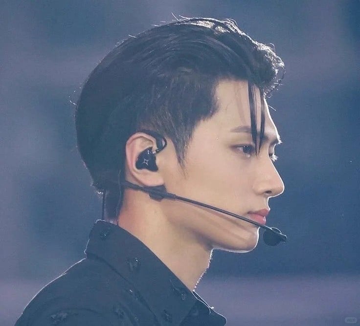 tóc ngắn cho trán cao nam