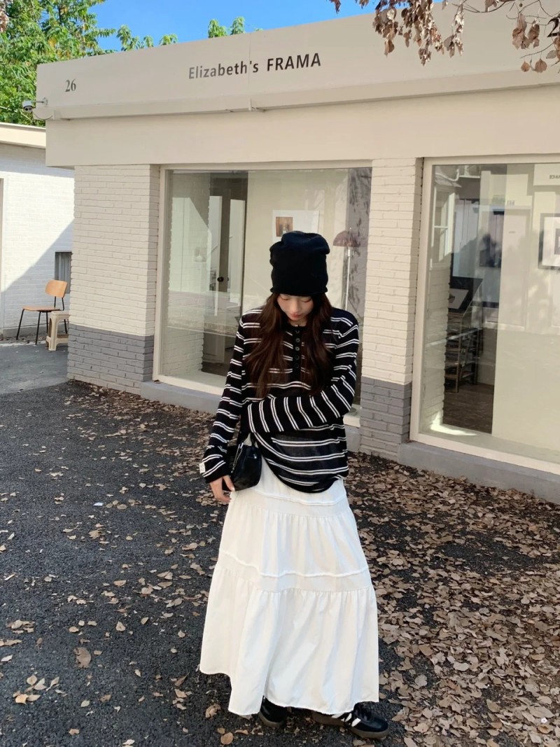 phối đồ với áo thun dài tay kẻ ngang