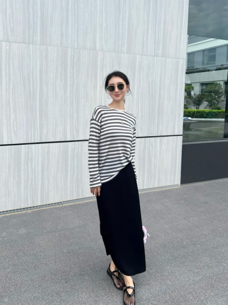 phối đồ với áo thun dài tay kẻ ngang