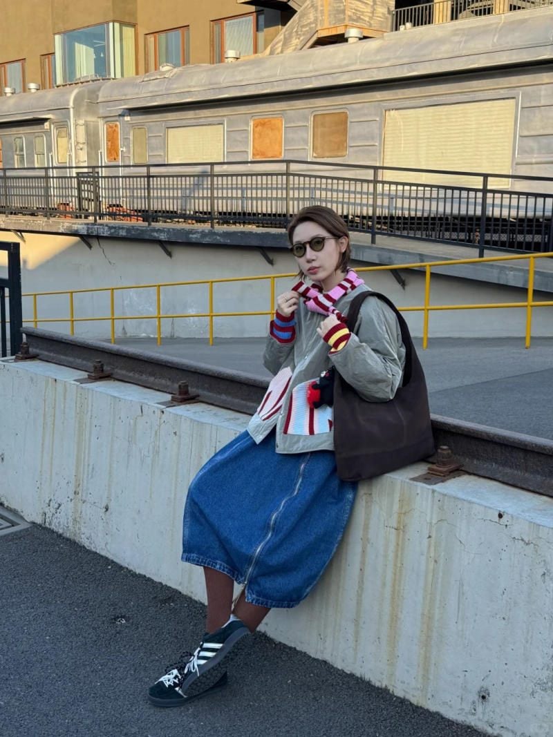 phối đồ với chân váy jean dài