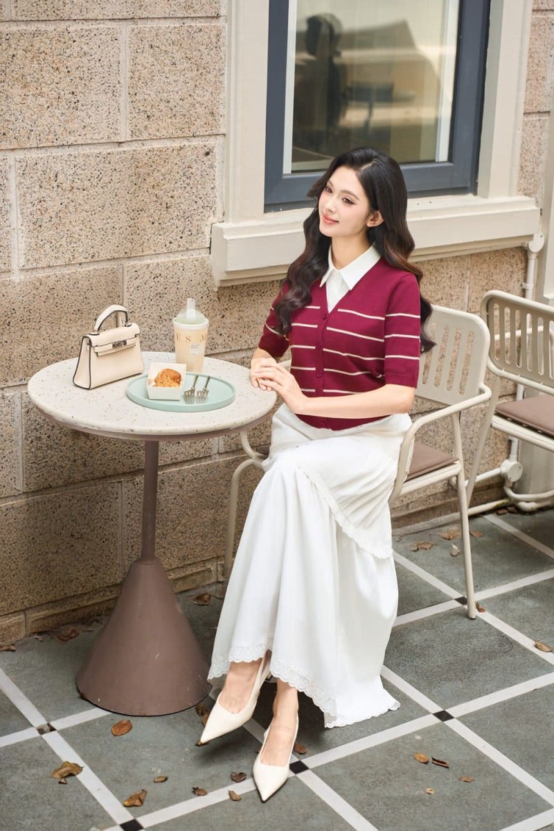 chân váy xòe kết hợp với áo gì