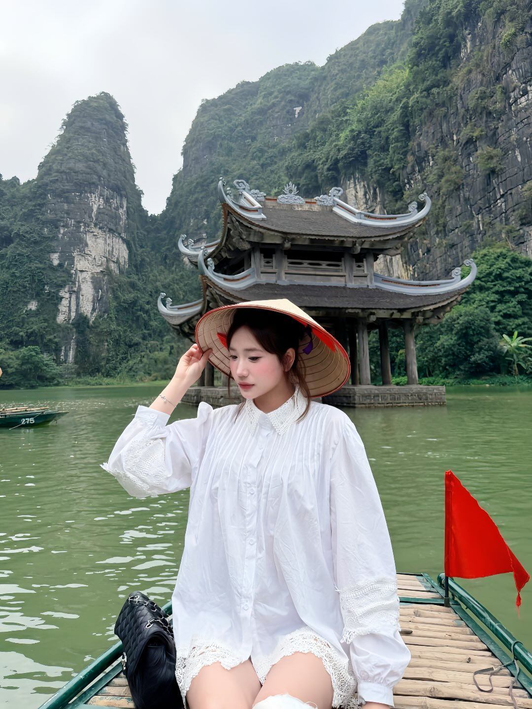 di-du-lich-trang-an-nen-mac-gi