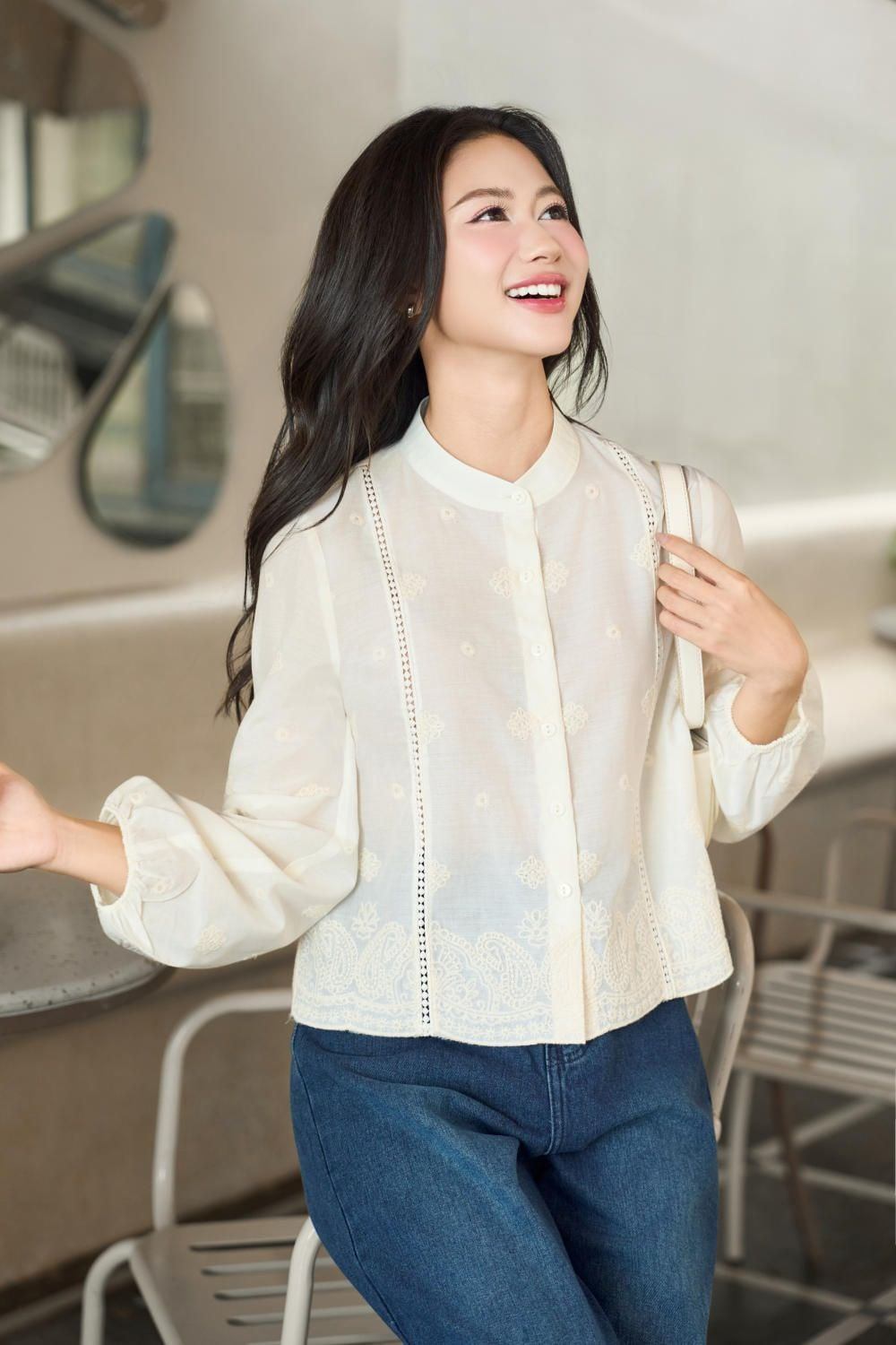 cách mặc áo sơ mi với quần jean