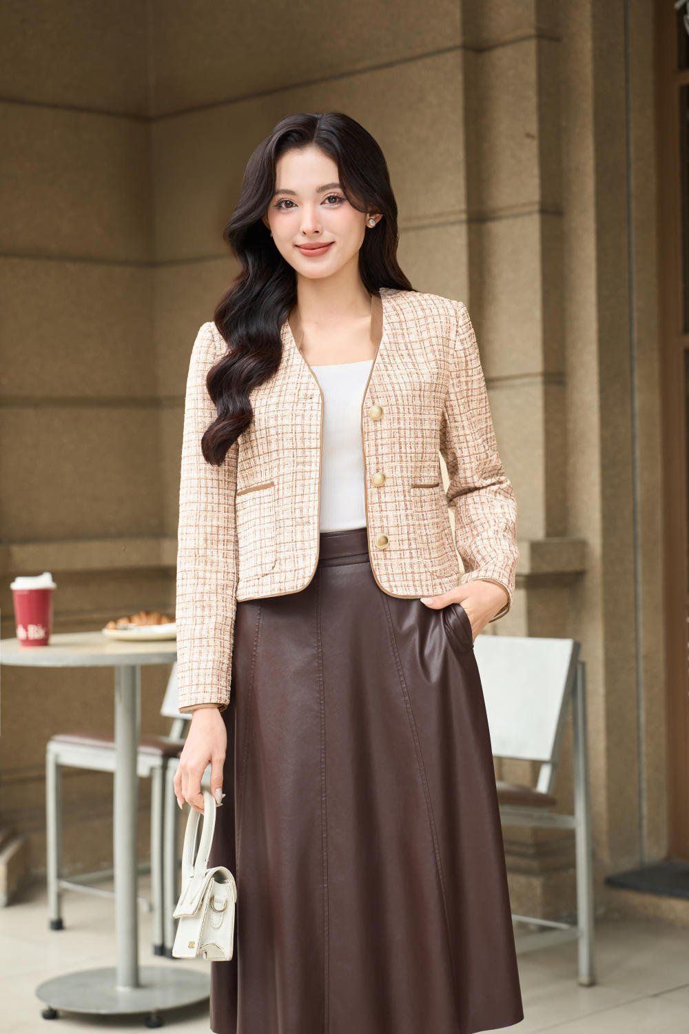 phối đồ với chân váy dài qua gối
