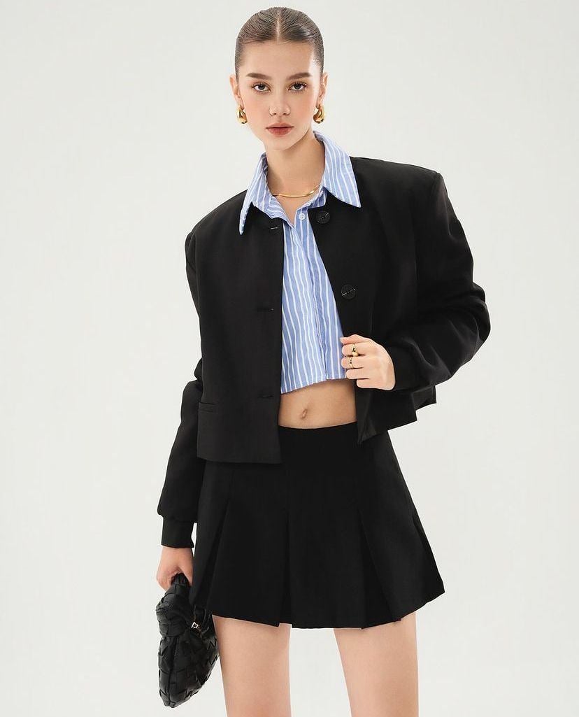 áo croptop mặc với quần gì