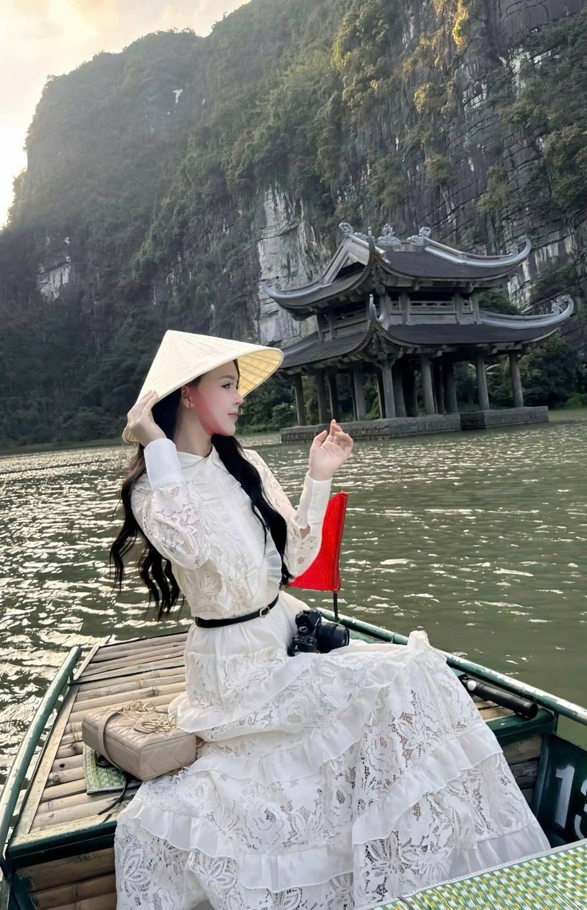 di-du-lich-trang-an-nen-mac-gi
