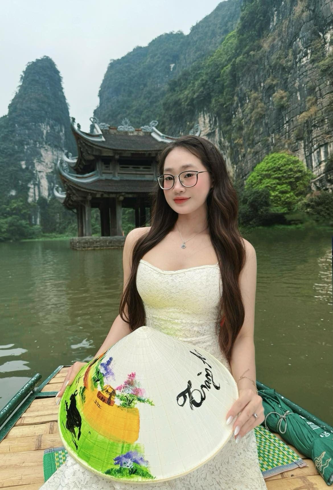 di-du-lich-trang-an-nen-mac-gi
