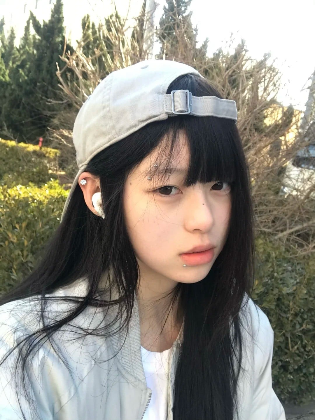 cách đội mũ lưỡi trai đẹp cho nữ