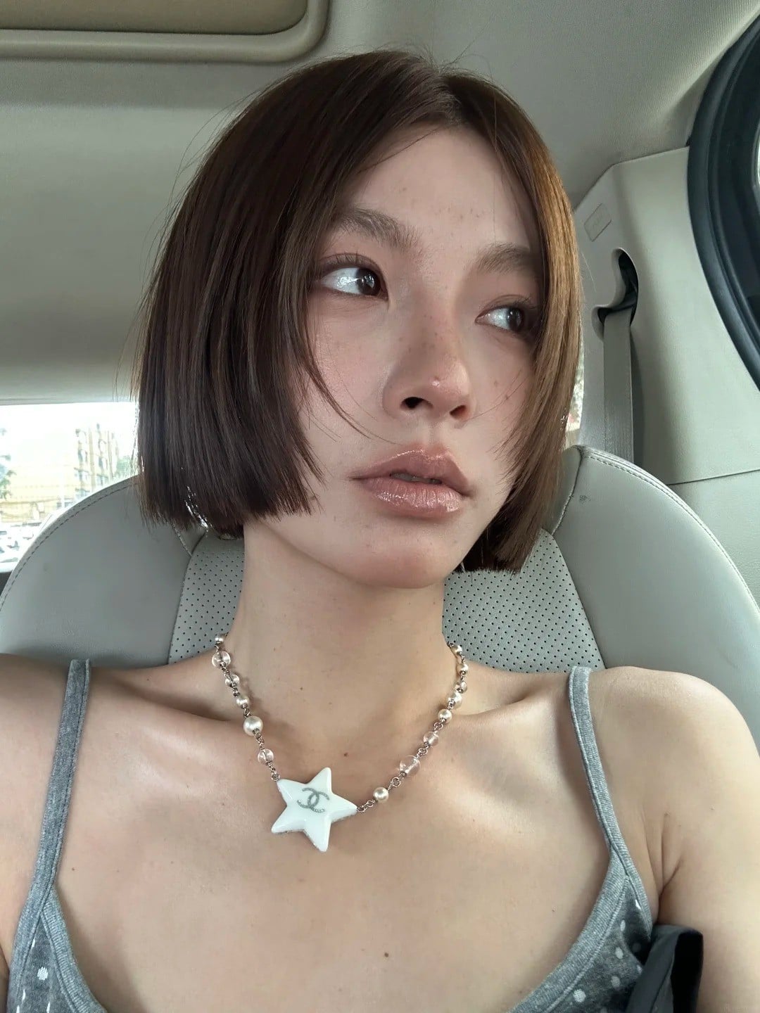tóc ngắn đuôi bằng
