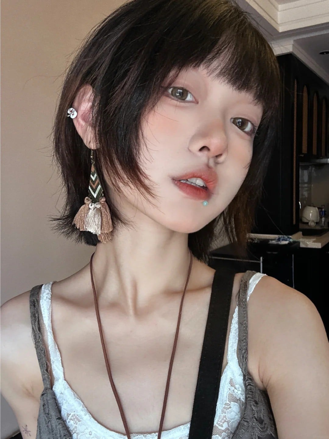 tóc ngắn đuôi bằng