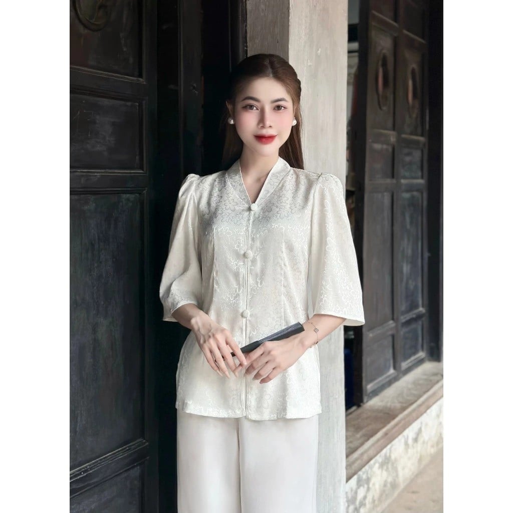 Áo bà ba lụa trắng cổ V tay phồng