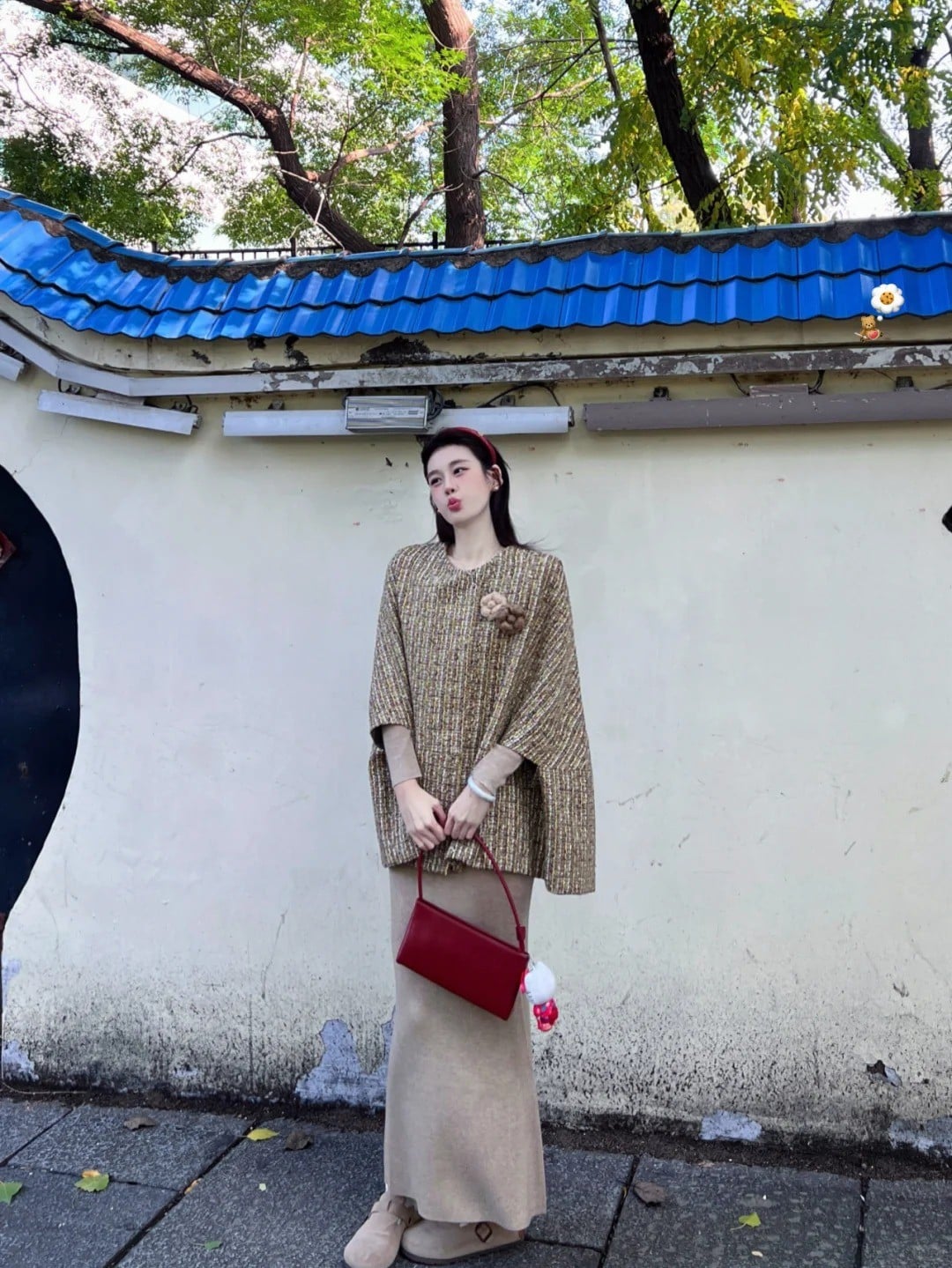 Áo choàng len cánh dơi