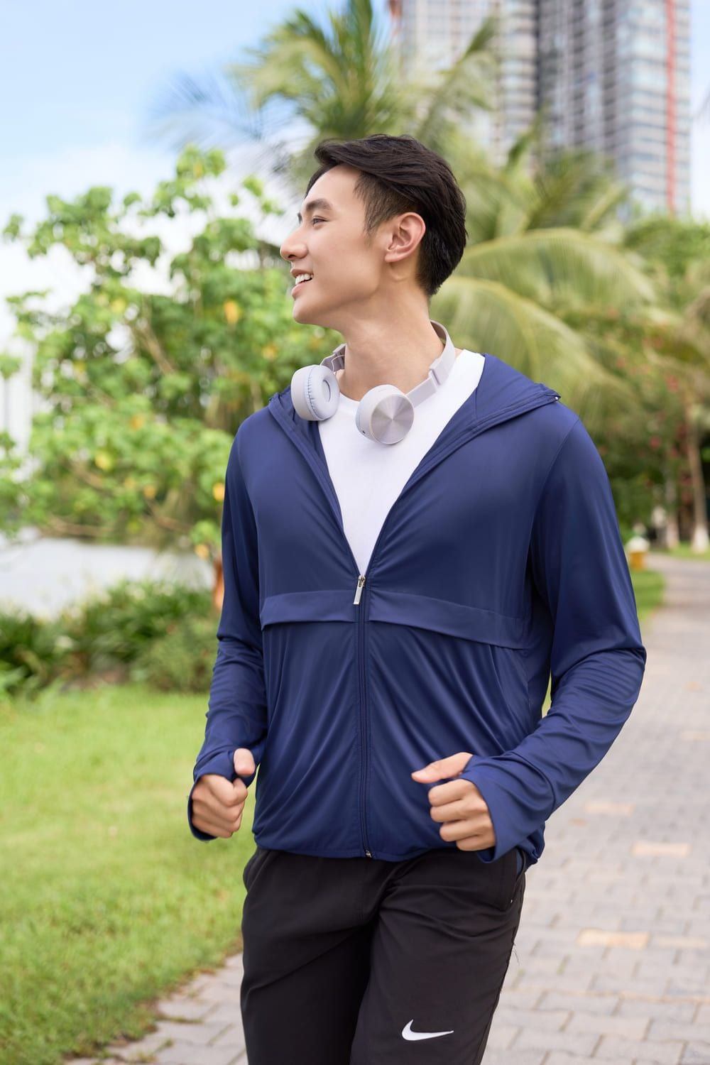 Các mẫu áo chống nắng nam thể thao tốt nhất 2026