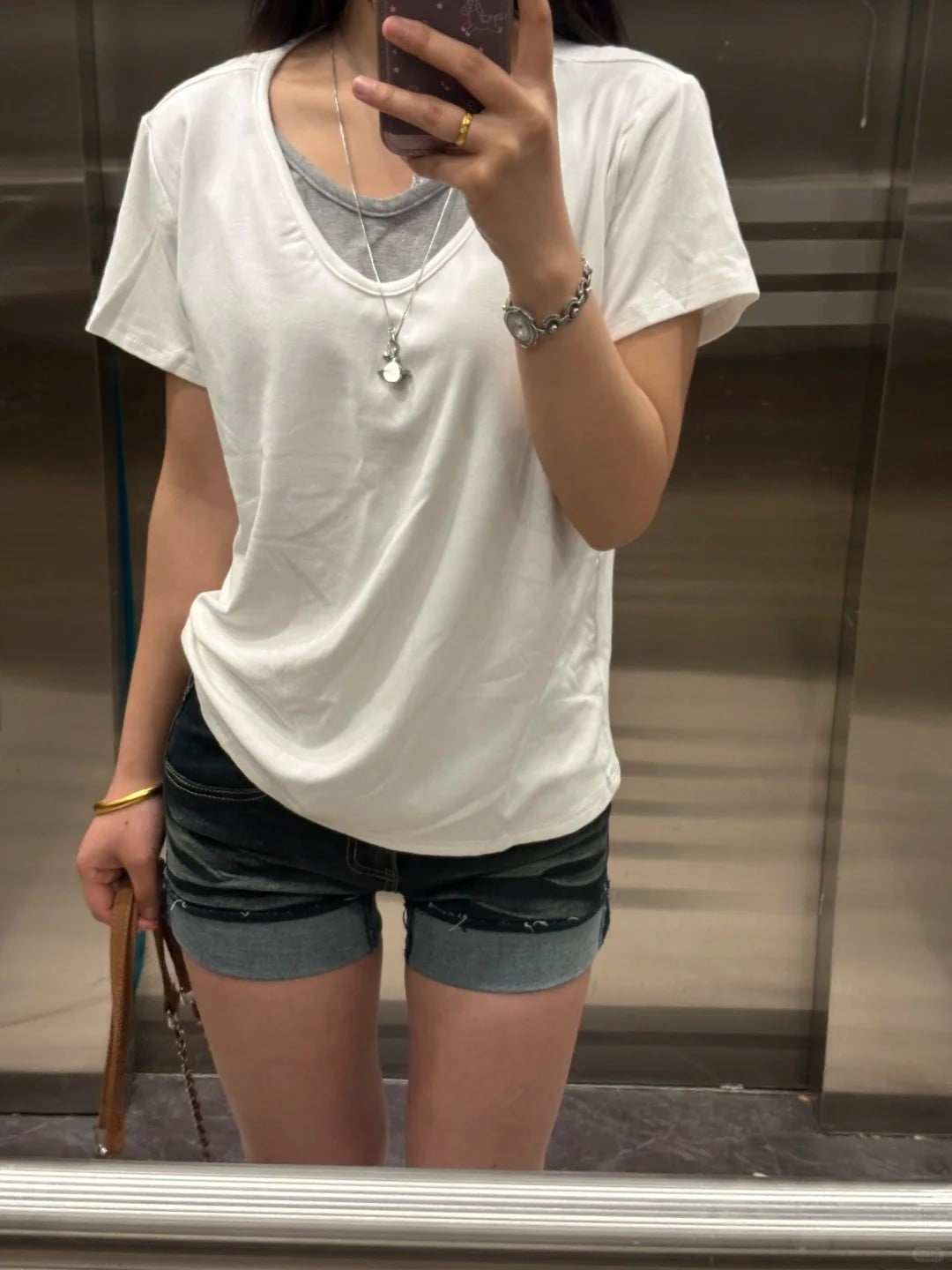 Kết hợp cùng quần jeans nữ