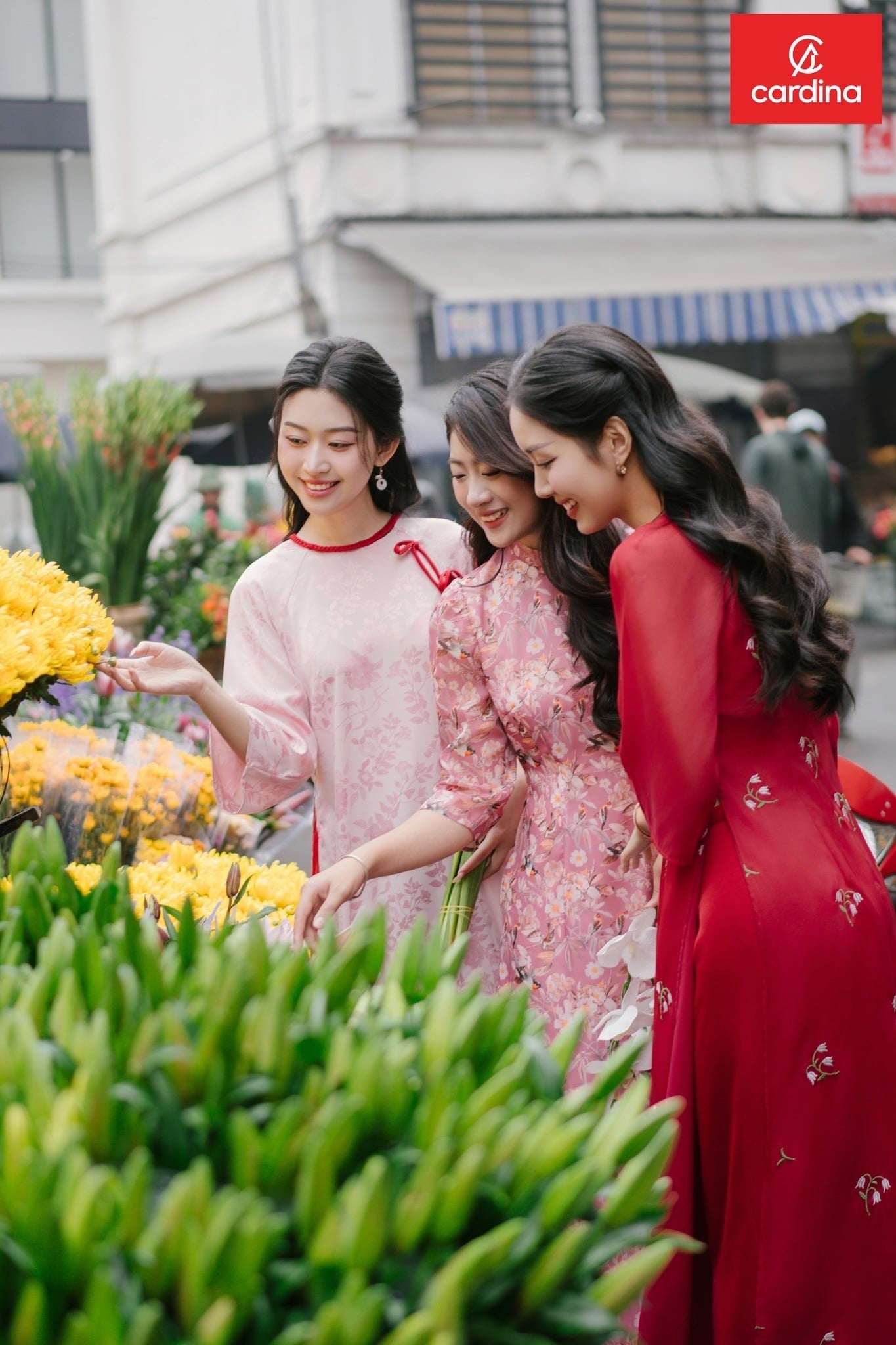 Sự tôn vinh vẻ đẹp phụ nữ Việt