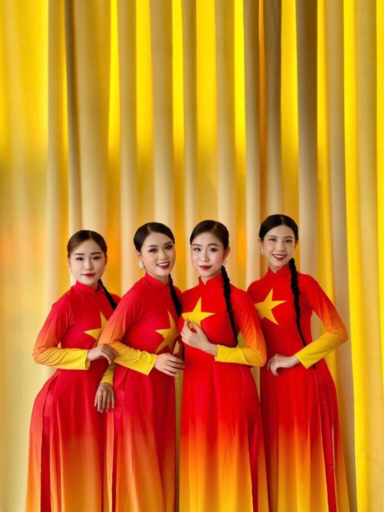 Mẫu áo dài tập thể, đồng phục