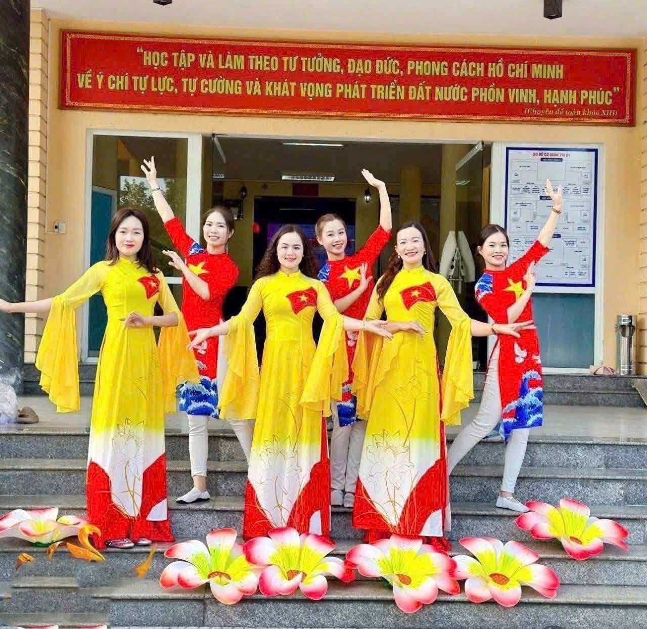 Mẫu áo dài tập thể, đồng phục