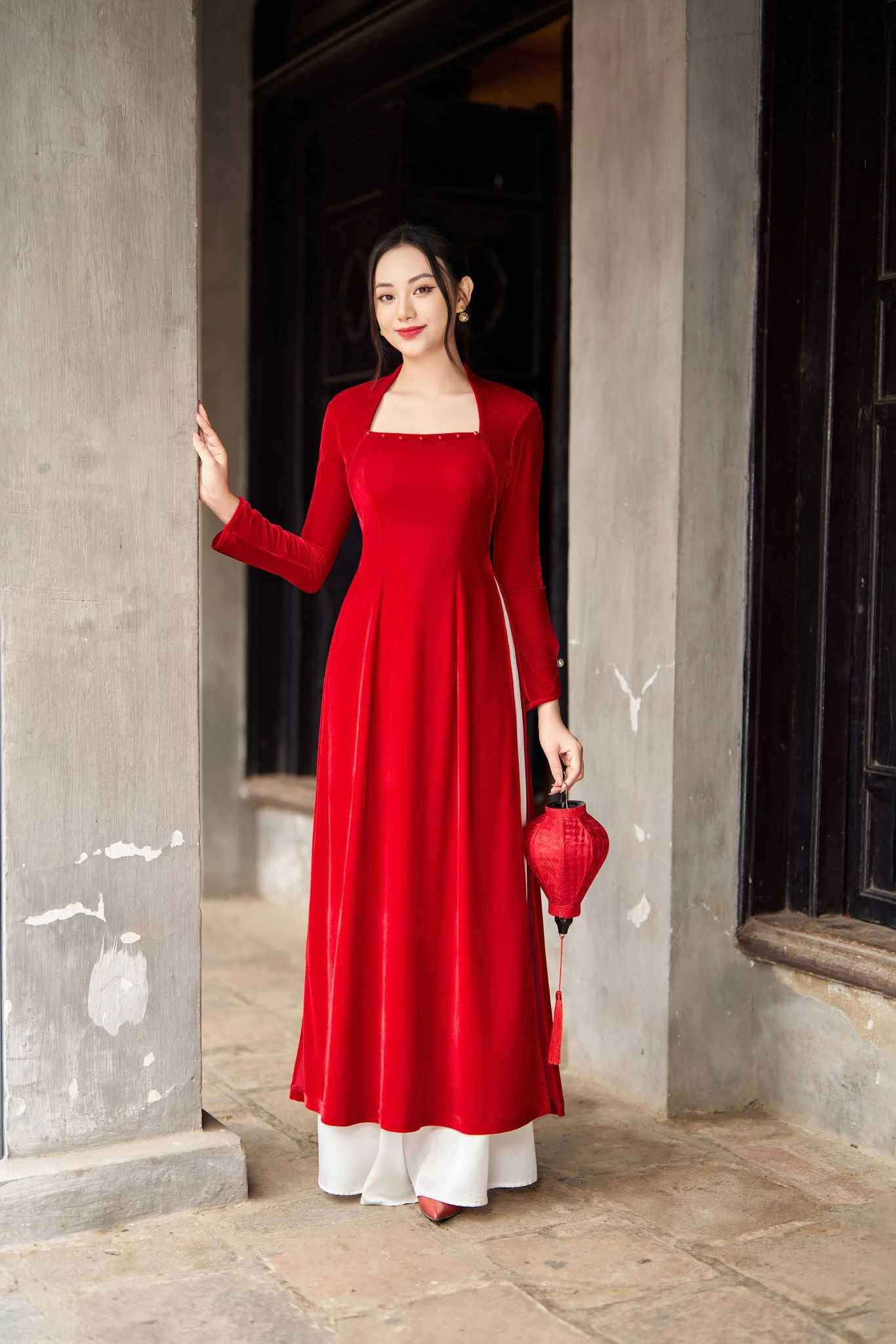 áo dài cổ vuông
