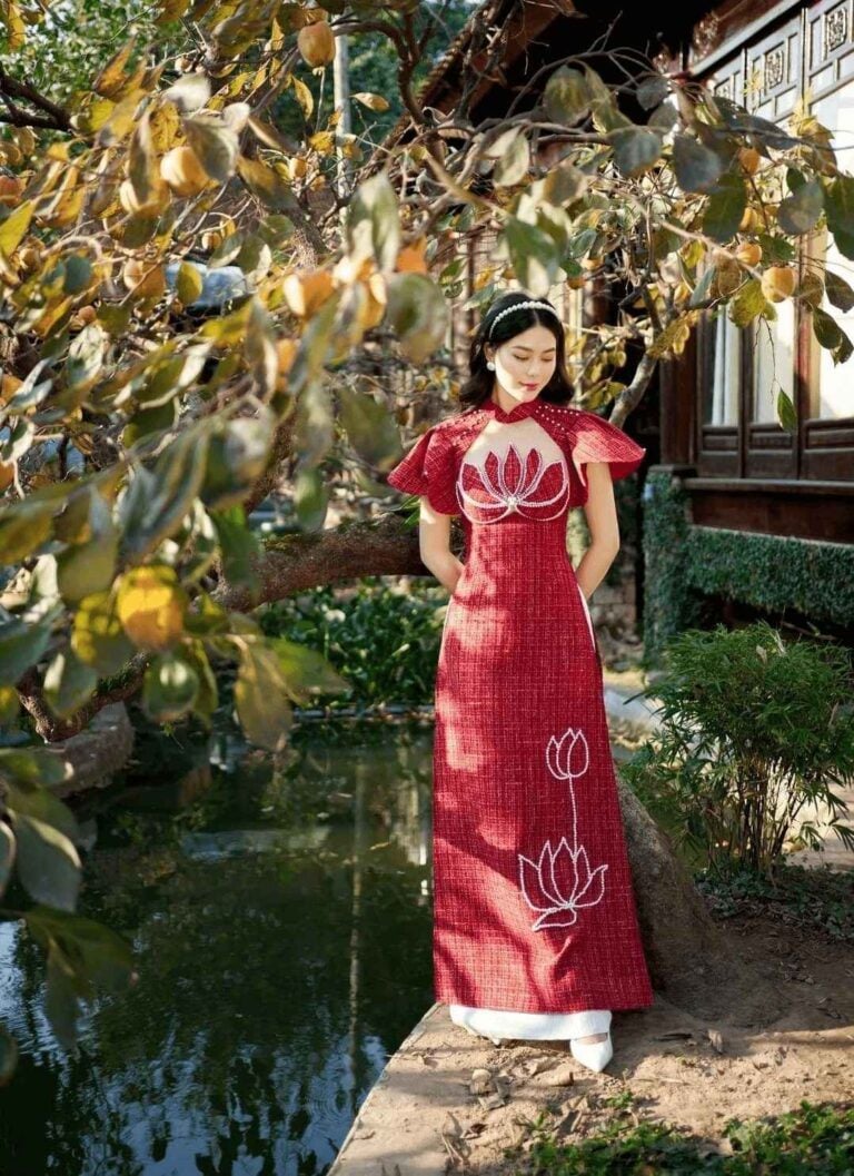 áo dài cổ vuông