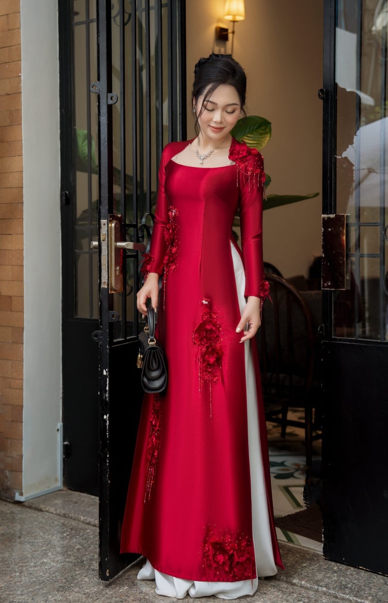 Áo dài cổ vuông phi lụa đỏ đô đính hoa 3D nổi bật
