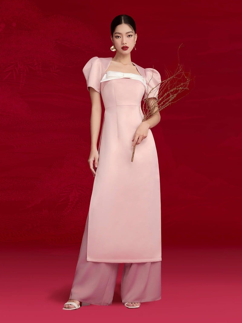 Áo dài cổ vuông taffeta hồng pastel tay bồng cách điệu