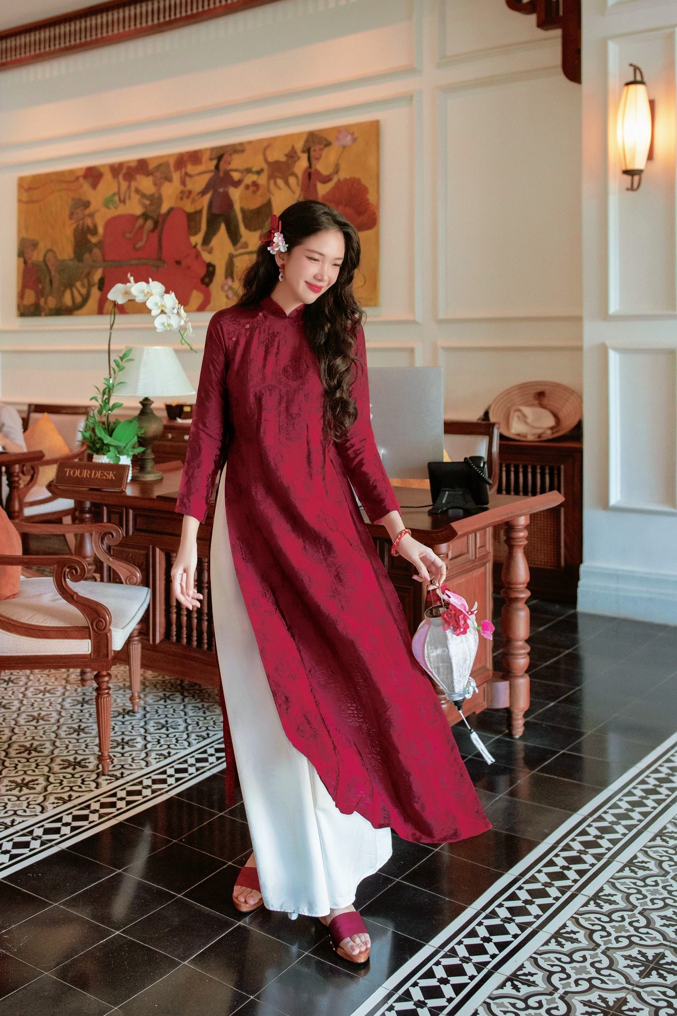 Áo dài đỏ theo chất liệu (Gấm, Lụa, Nhung, Ren...)