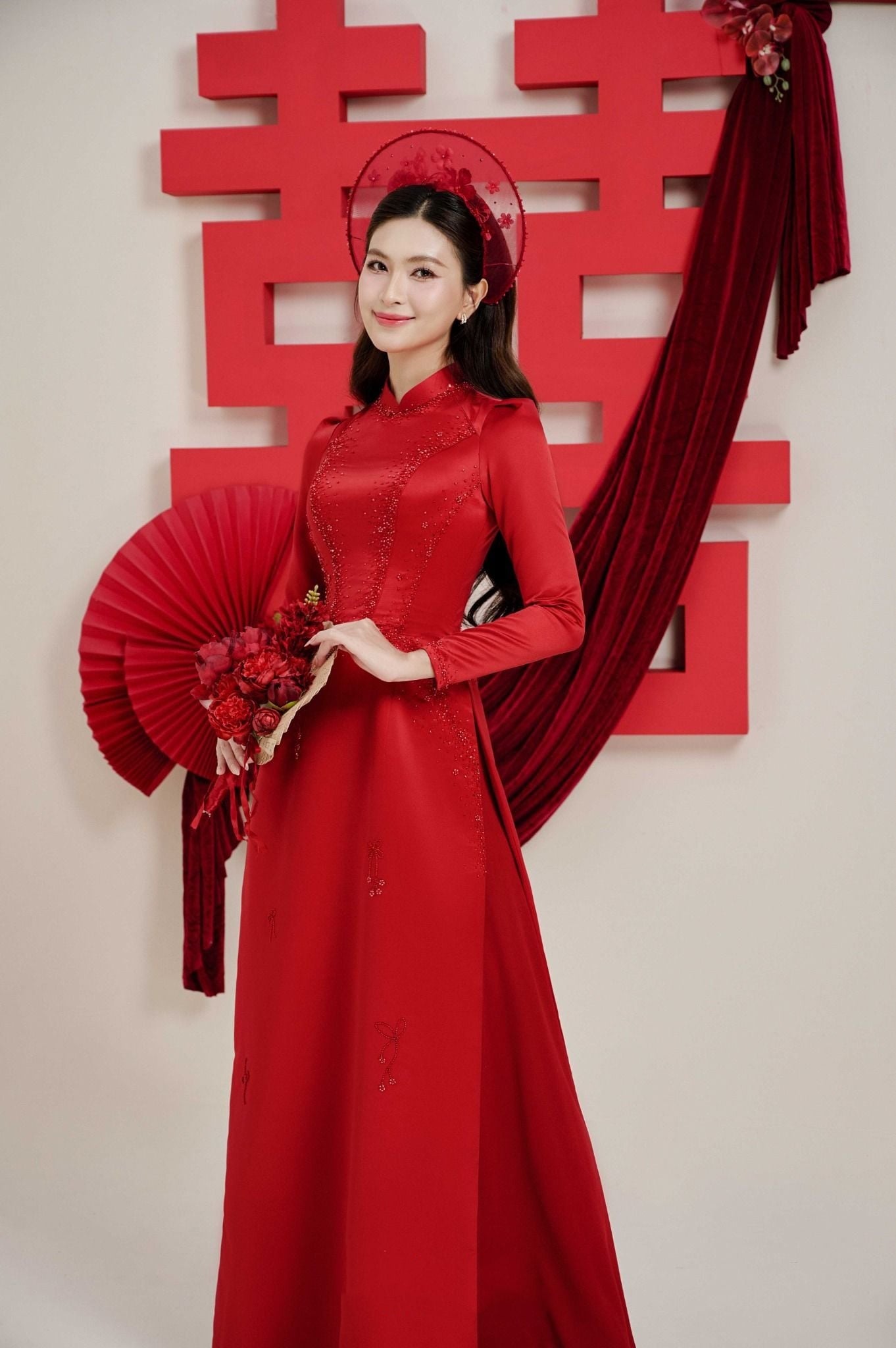 Áo dài đỏ cô dâu