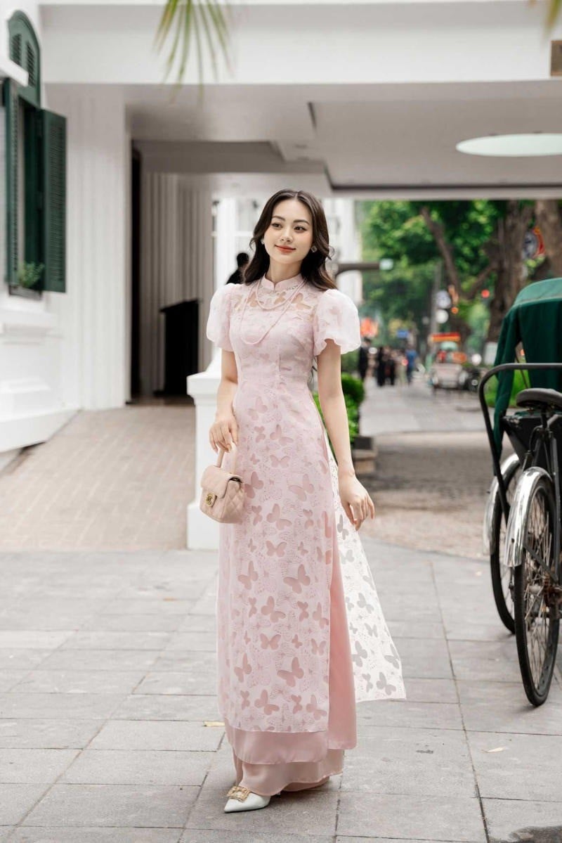 Áo dài gấm là gì?