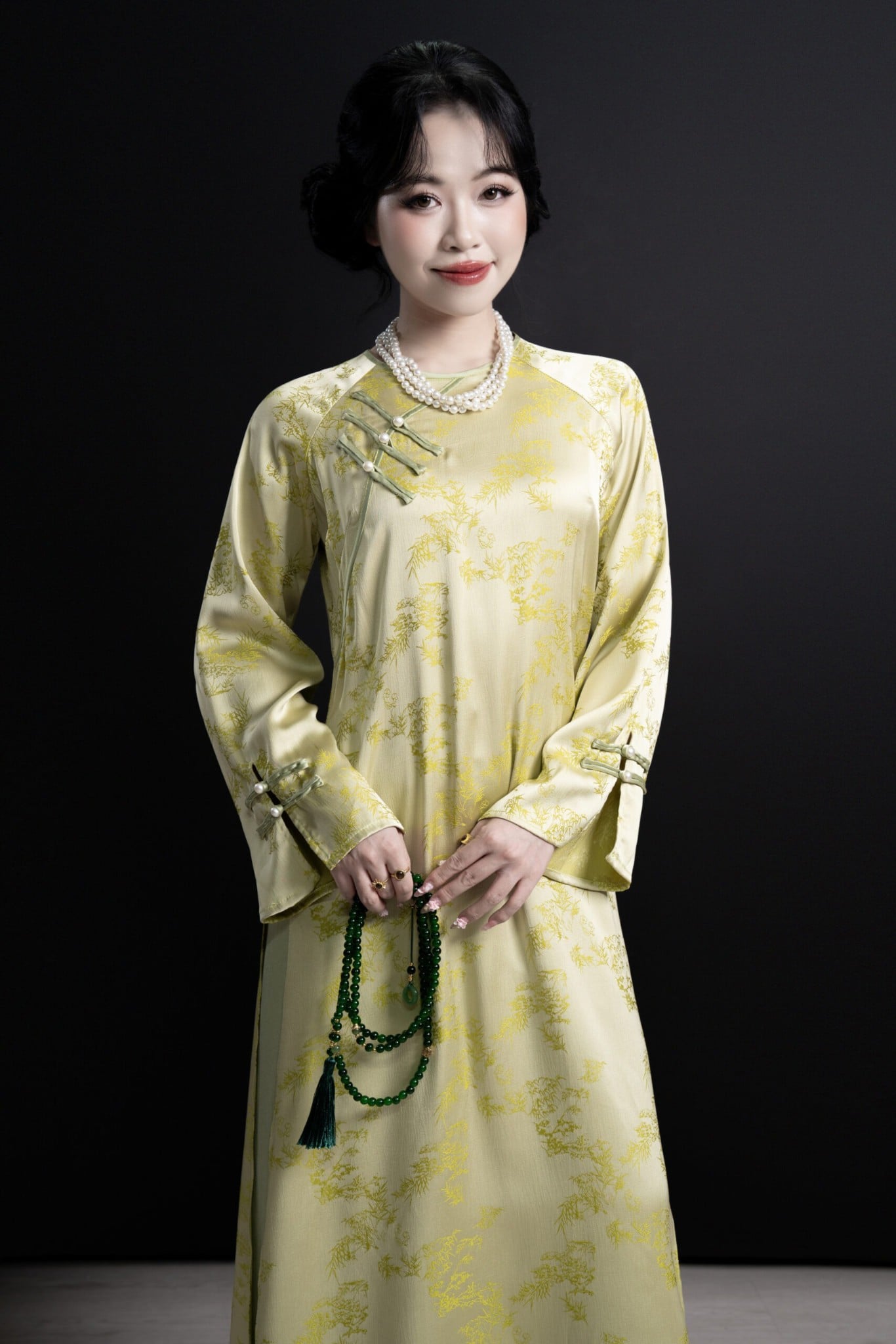 Áo dài gấm là gì?