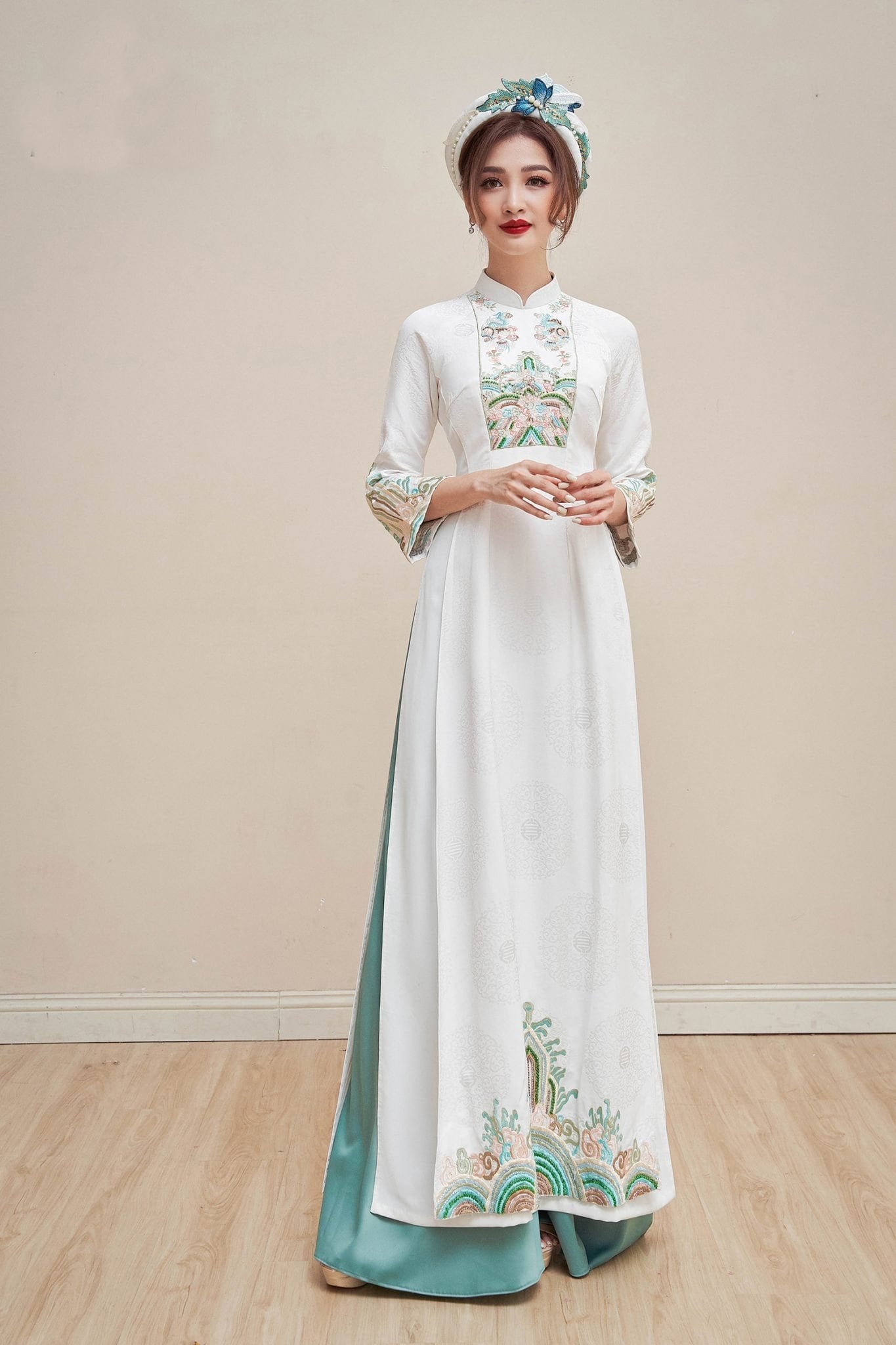 Áo dài gấm là gì?