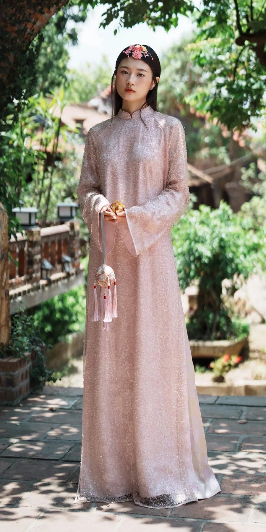 11. Áo Dài Kim Sa Hồng Cam Lung Linh