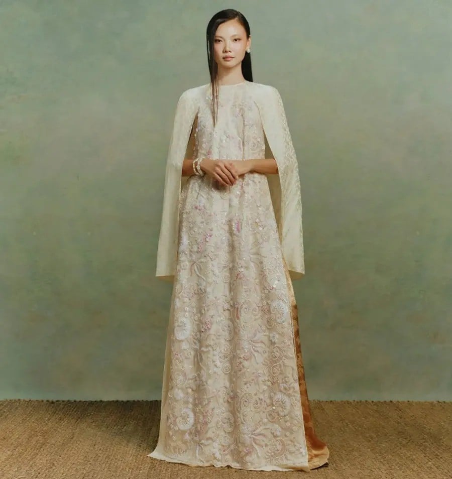 17. Áo Dài Kim Sa Dáng Cape Quyền Lực