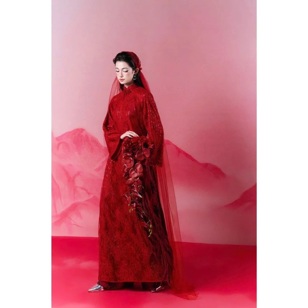 23. Áo Dài Kim Sa Đỏ Cho Ngày Cưới
