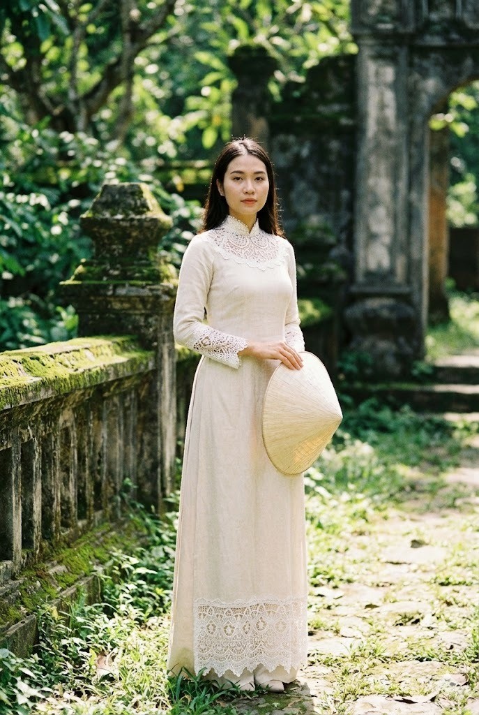 Áo dài linen phối ren
