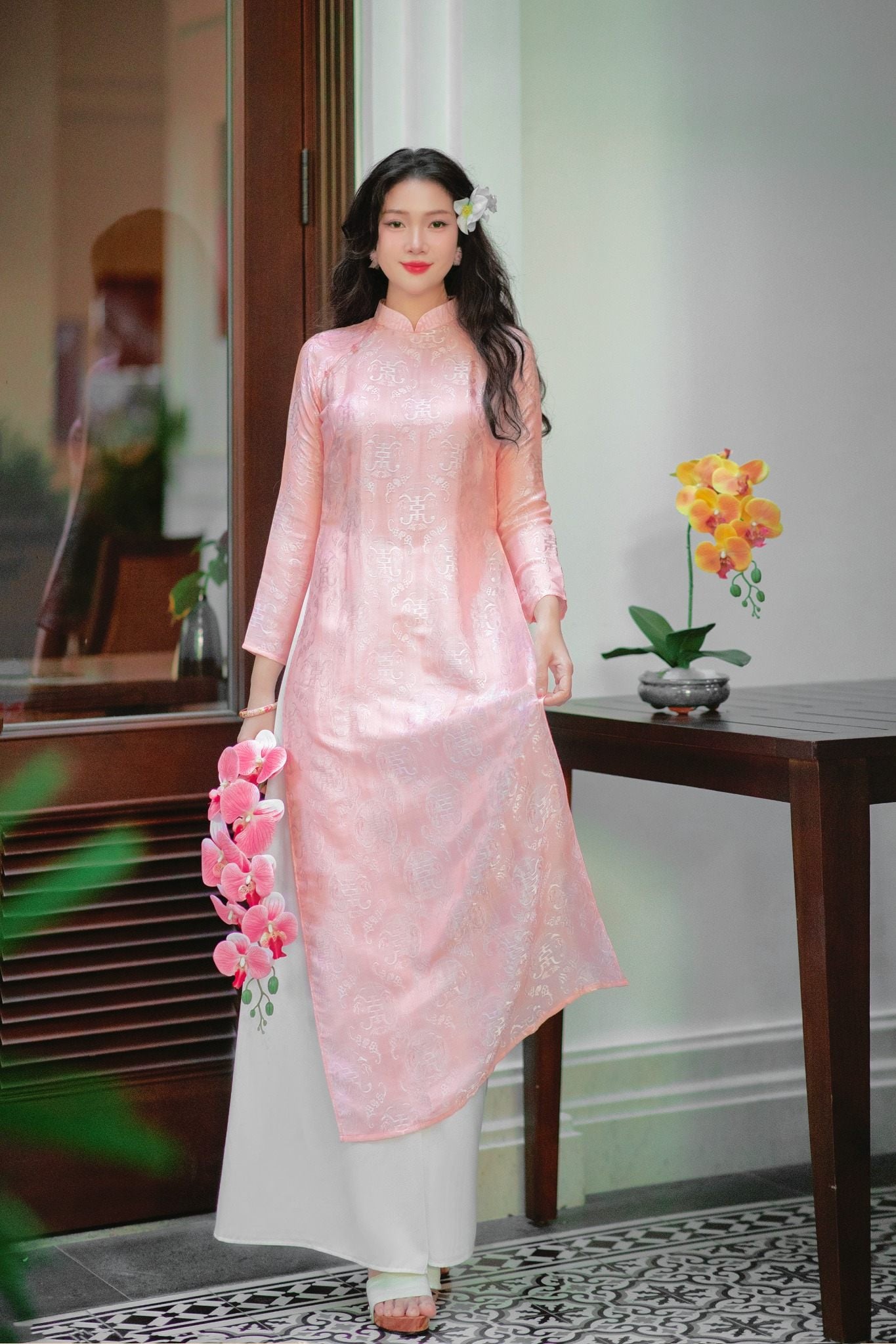 Chọn áo dài hồng theo tông da (Skin tone)