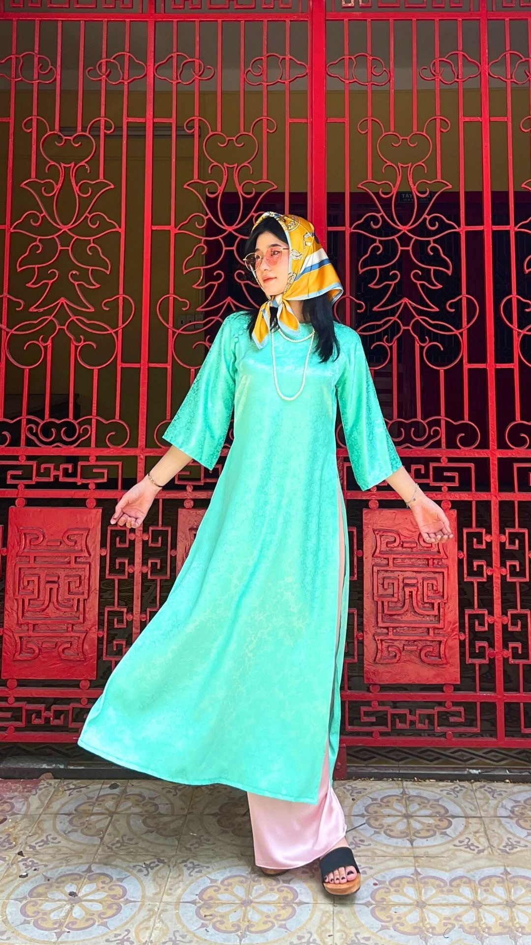 Áo dài Lụa Xanh Ngọc Tay Loe Cách Tân