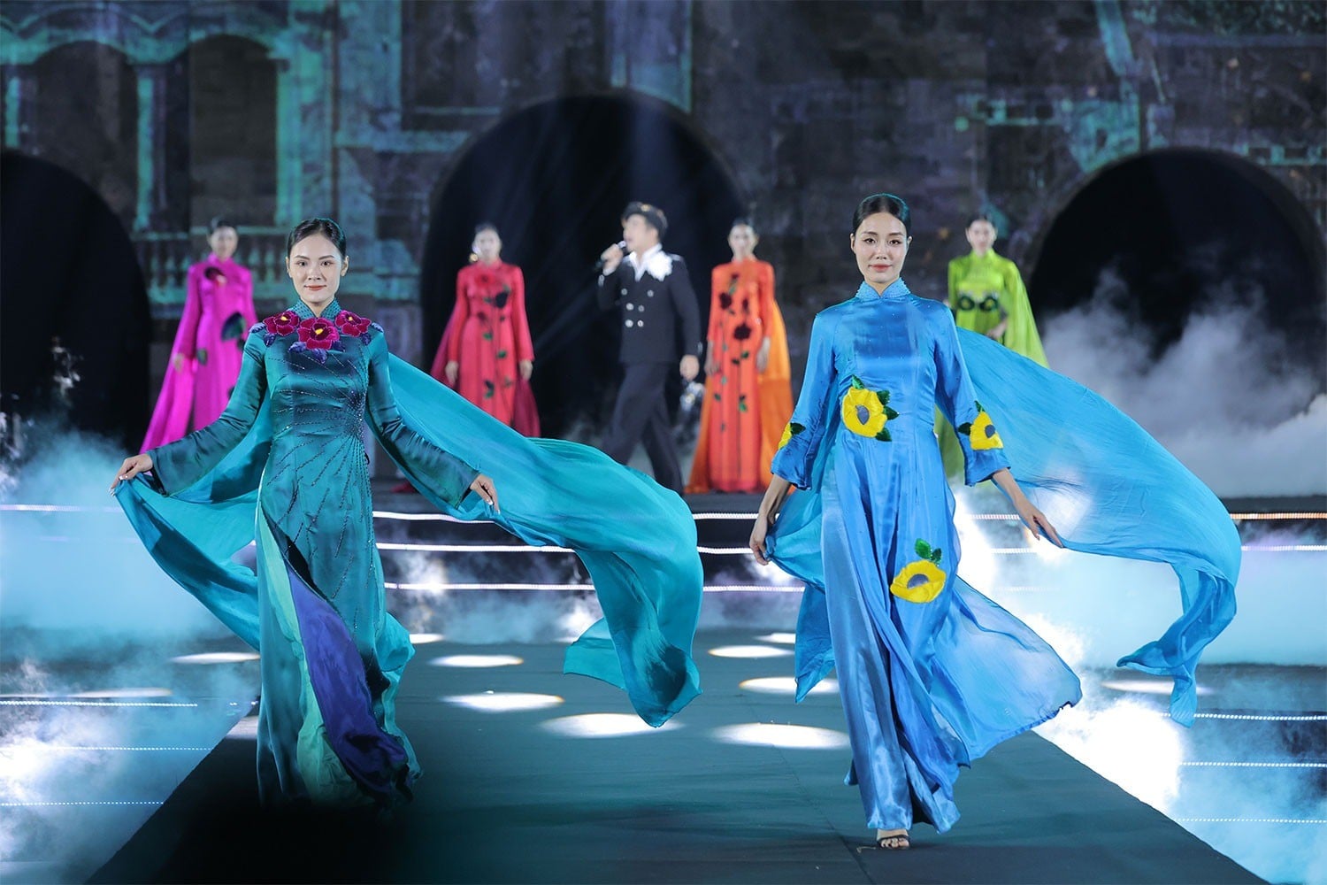 Áo dài múa là gì?