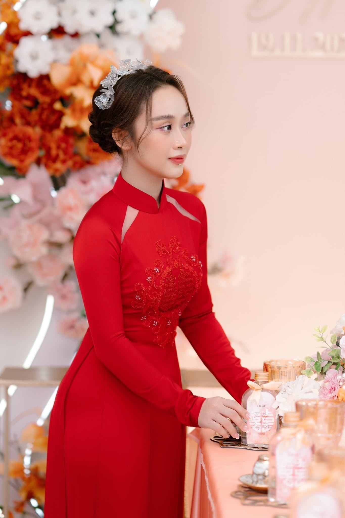 Tại sao áo dài song hỷ trở thành lựa chọn không thể thiếu trong ngày trọng đại?